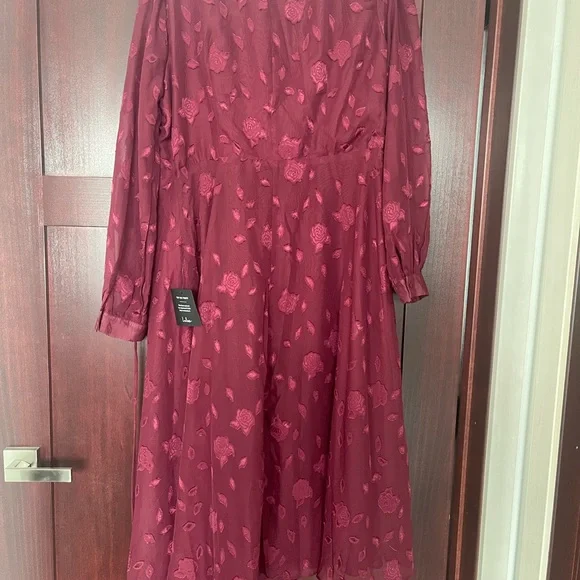 Lulus Evening of Elegance Jacquard Wrap Dress XL Burgundy - Picture 4 of 7